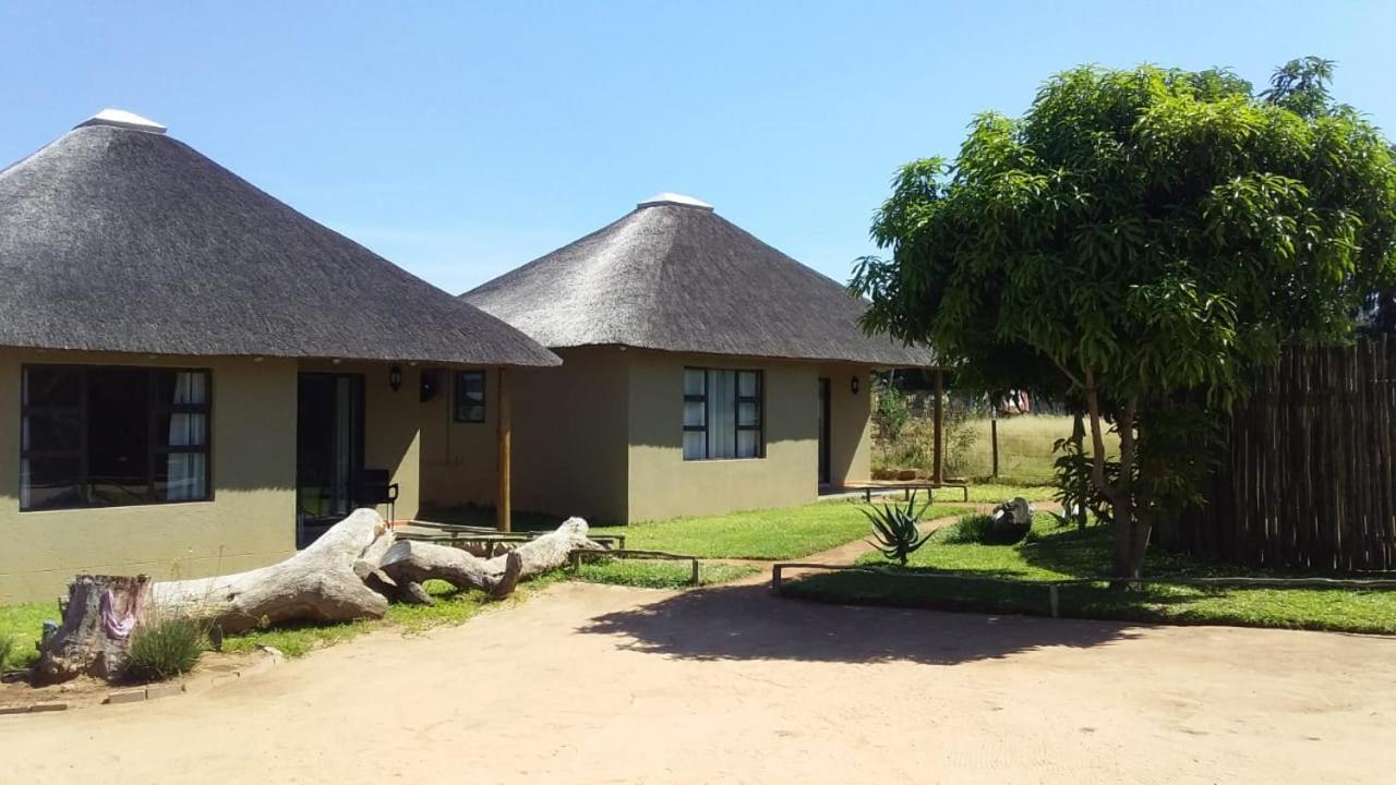 Bongan Safari Lodge Mbabat Esterno foto
