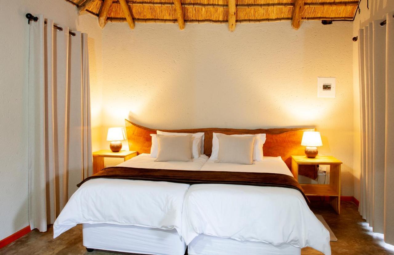 Bongan Safari Lodge Mbabat Esterno foto